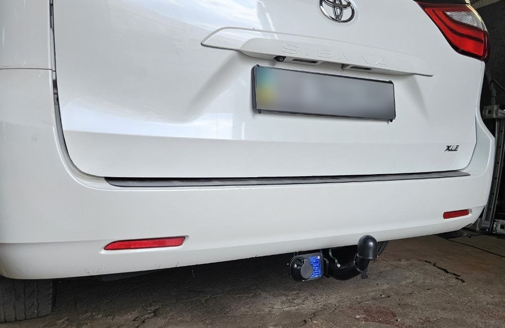 Toyota trailer hitch